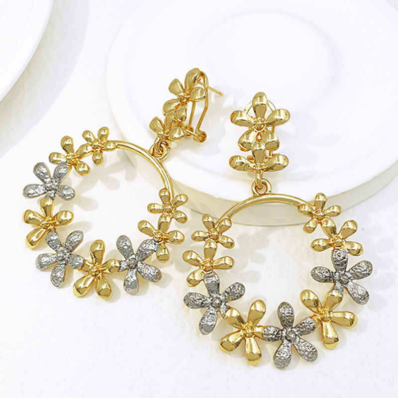 Women'S Accessories Trends 2026 - 여성용 빅 드롭 귀걸이 18K 금도금