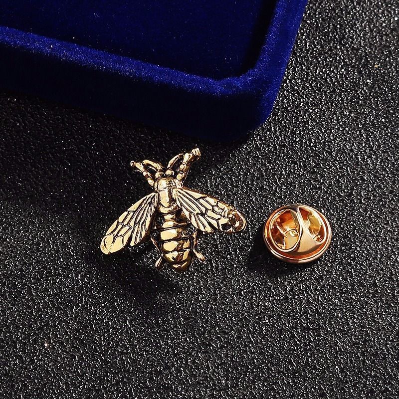 Women'S Accessories Trends 2026 - 빈티지 청동색 작은 꿀벌 브로치 남녀공용
