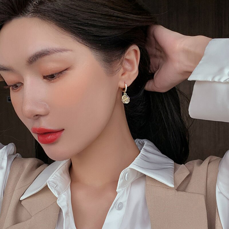 우아한 캣츠아이 스톤 원형 볼 드롭 귀걸이, 2026년 - Women'S Accessories Trends 2026 리뷰 및 가격