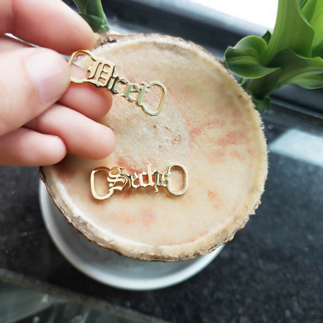 스테인레스 스틸 사용자 정의 이름 신발 버클 여성 남성 - Women Accessories Name In English 리뷰 및 가격