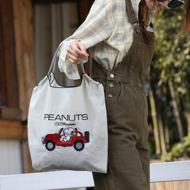 스누피 공동 브랜드 자수 나일론 토트 대용량 여성 숄더 - Accessories Brand For Women 리뷰 및 가격